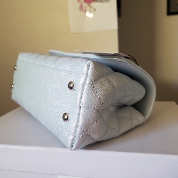 Chanel coco handle mini irridescent blue caviar bag - Picture 8 of 14